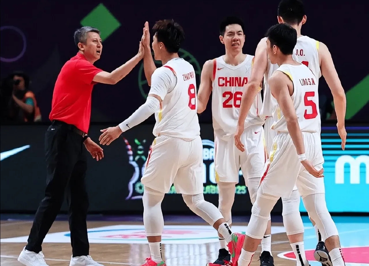 让球员成为赛场焦点的是他们的出色表现对吗